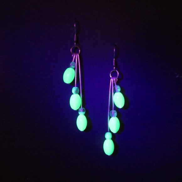 Czech triple fringe UG bead earrings - Picture 9 of 9